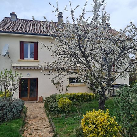 Logement Cosy Au Coeur D'Oradour Exterior photo
